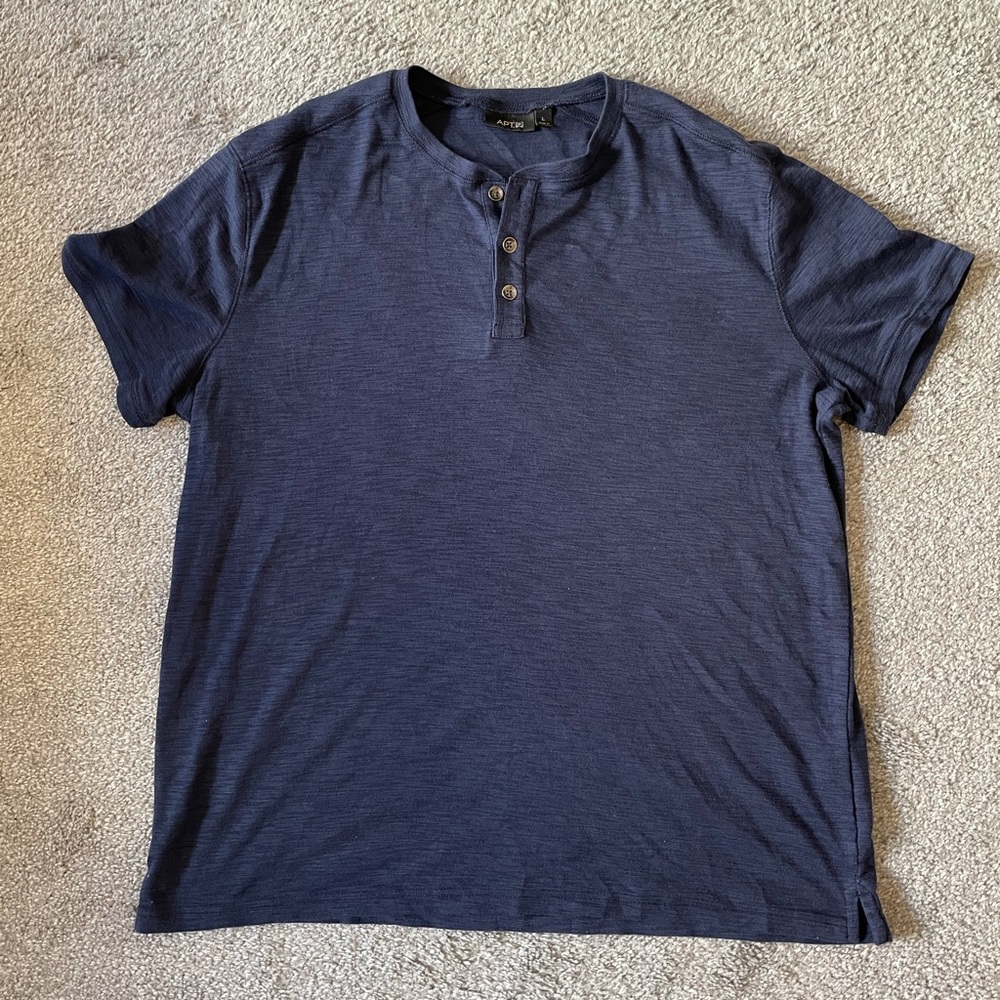 Blue short sleeved shirt